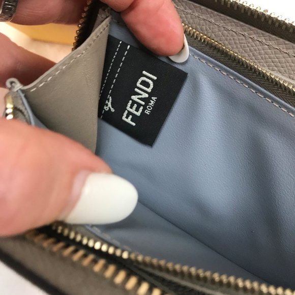 New in Box Fendi ZIP-AROUND Beige leather wallet  $990 - Picture 5 of 14